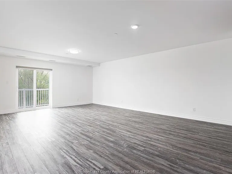 1675 Banwell Rd #307 — Photo 6