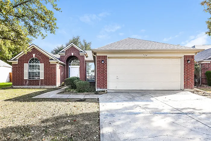 724 Turnstone Dr — Photo 1