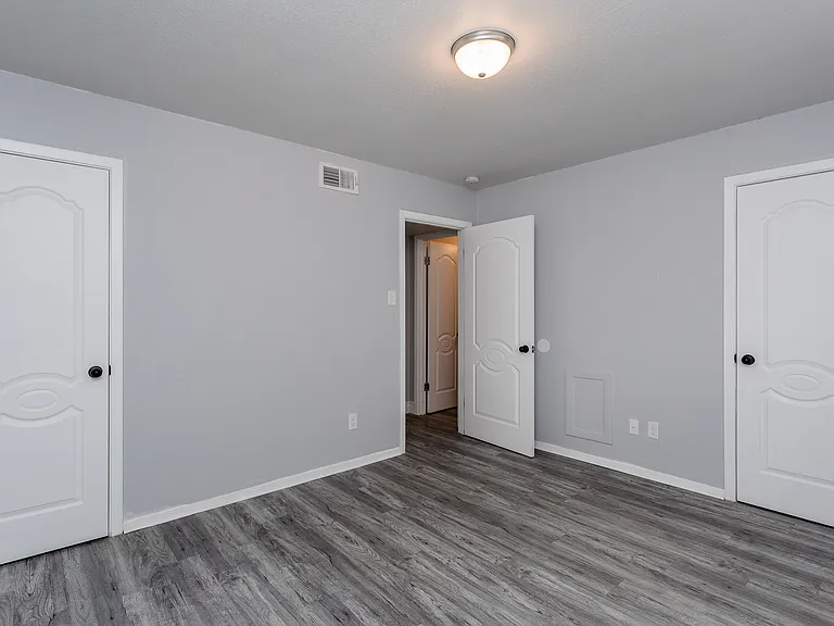 Allendale Village Apartments — Photo 14
