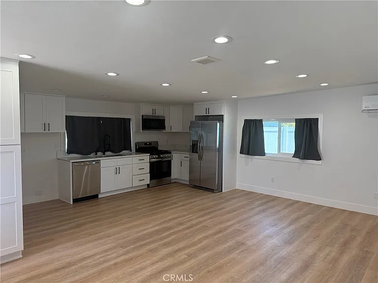 1395 3rd St — Photo 7