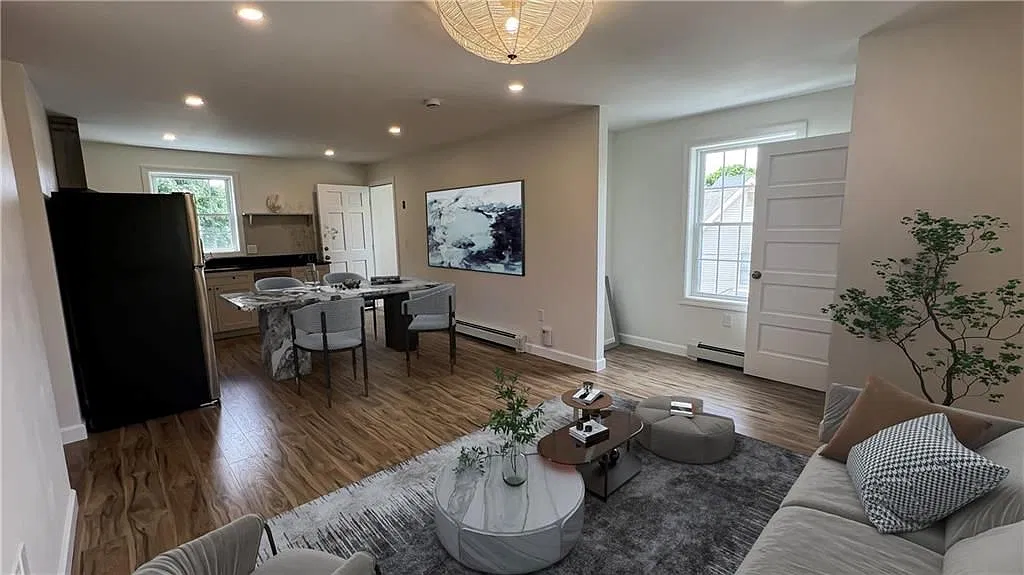 3 bed, 2.0 bath, 1000 sqft, $2,800 — Photo 3