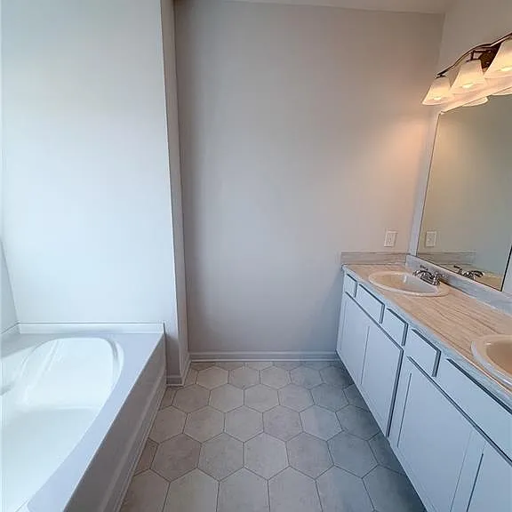 1013 Stiles Ct — Photo 10