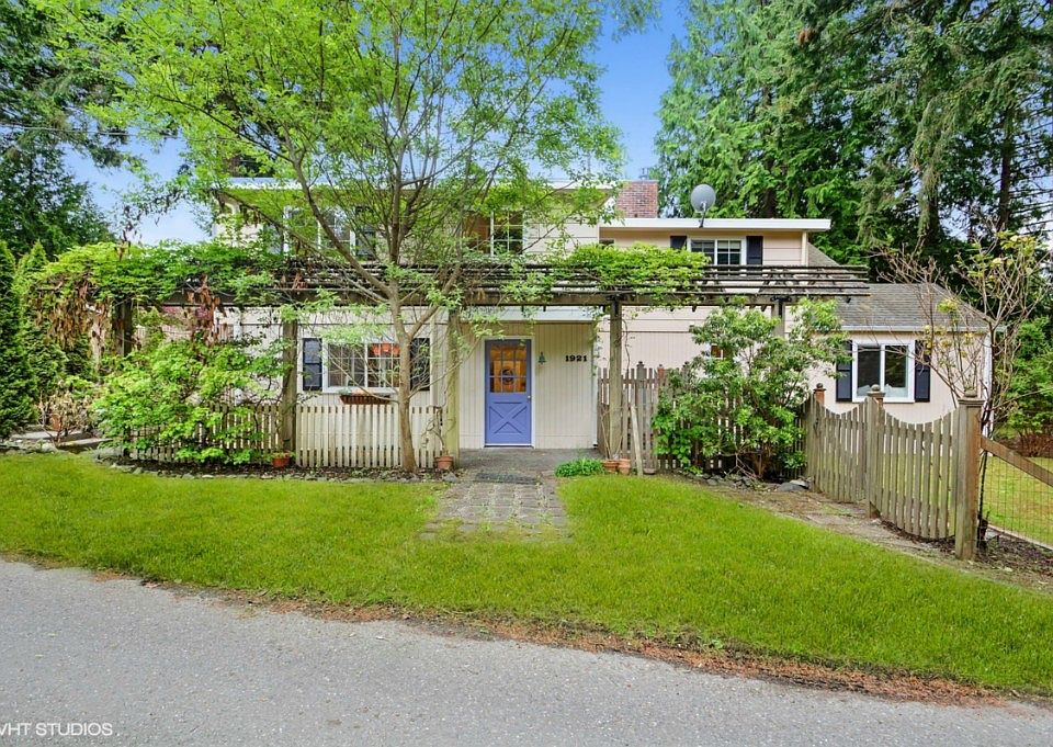 1st image of 1921 NE Willow Ave