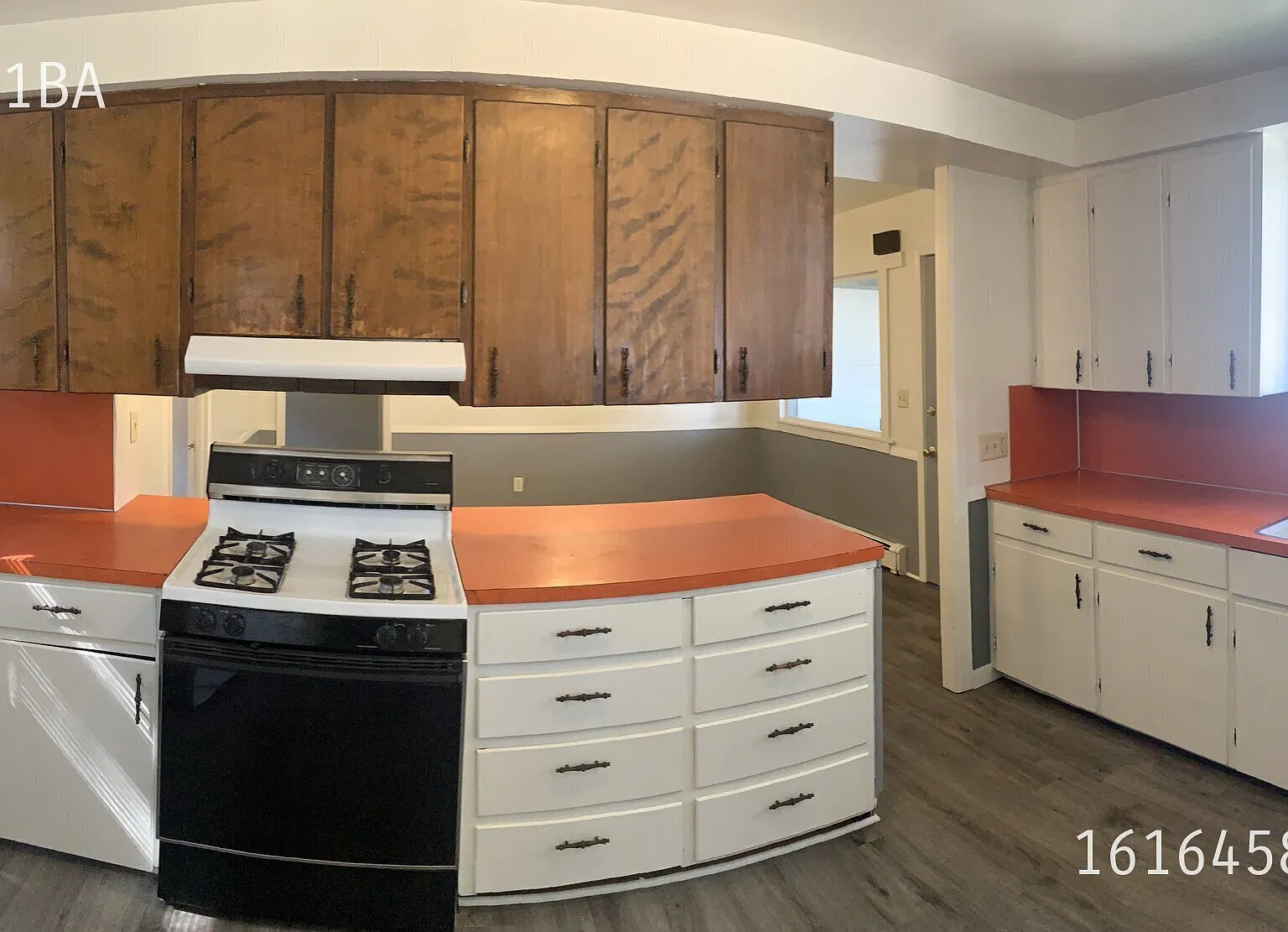 NW one bedroom lower at 1000 B Douglas NW — Photo 2