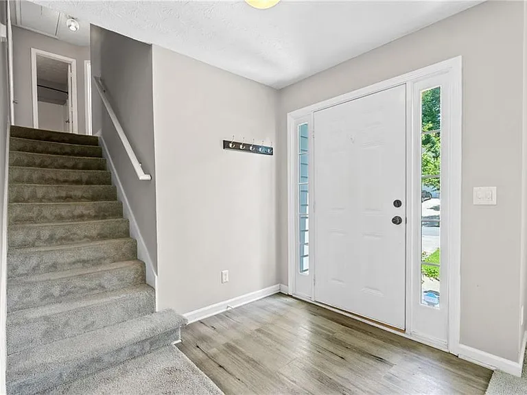 5590 Princeton Oaks Dr — Photo 4