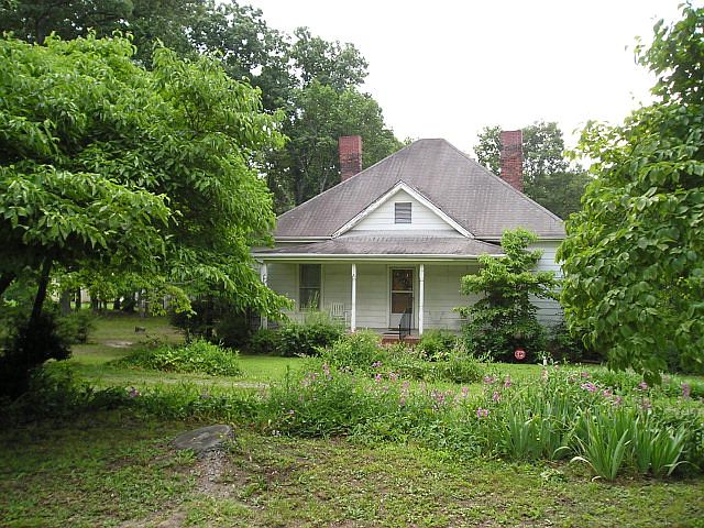 2nd image of 1821 Shelby Rd