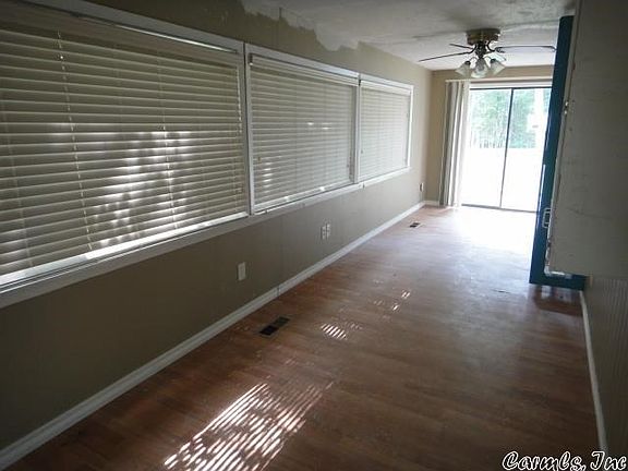 2nd image of 101 Oriole St