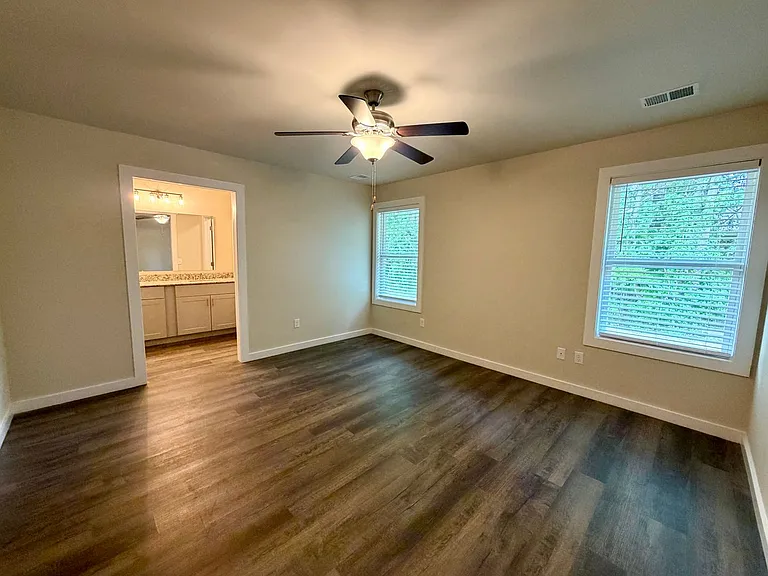 14 Lexington Ct — Photo 5