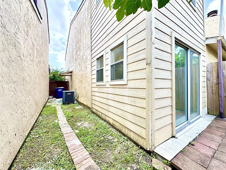12504 Autumn Leaf Ln — Photo 36