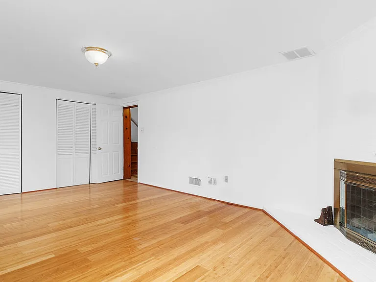 6138 Beachway Dr — Photo 30