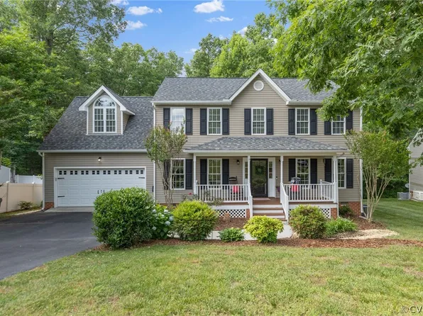 3425 Ivyridge Dr, Chester, VA 23831