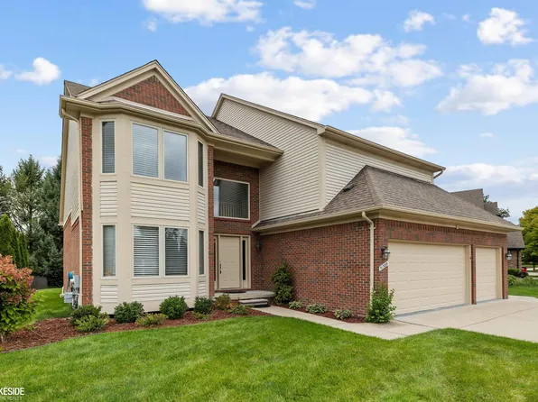 51389 Midland Cir, Macomb, MI 48042