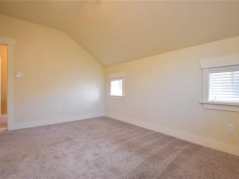 5405 Avenue H #B — Photo 4