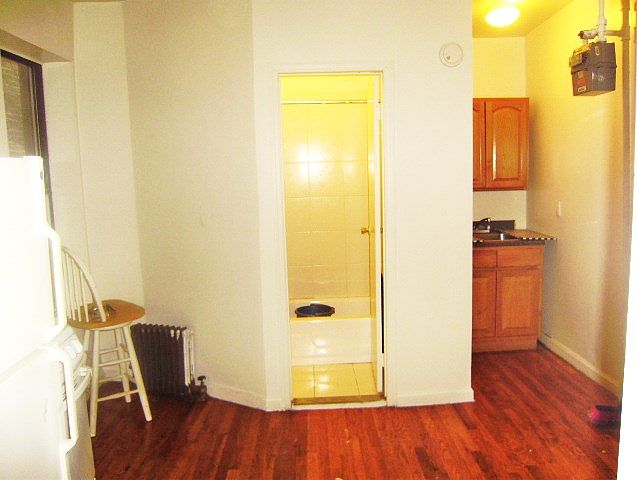 1st image of 232 E 116th St APT 1