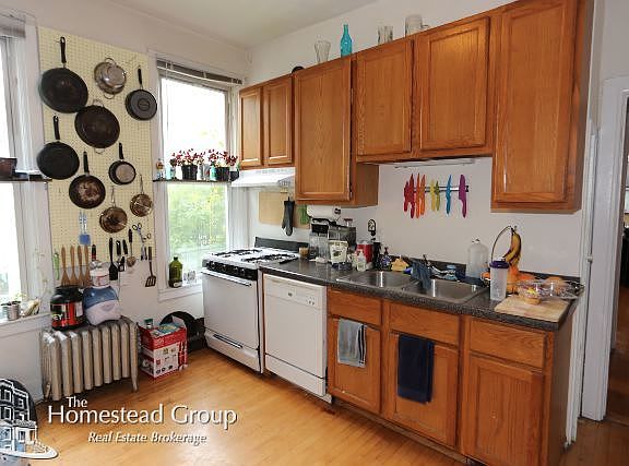 3rd image of 3111 N Clifton Ave APT 02F