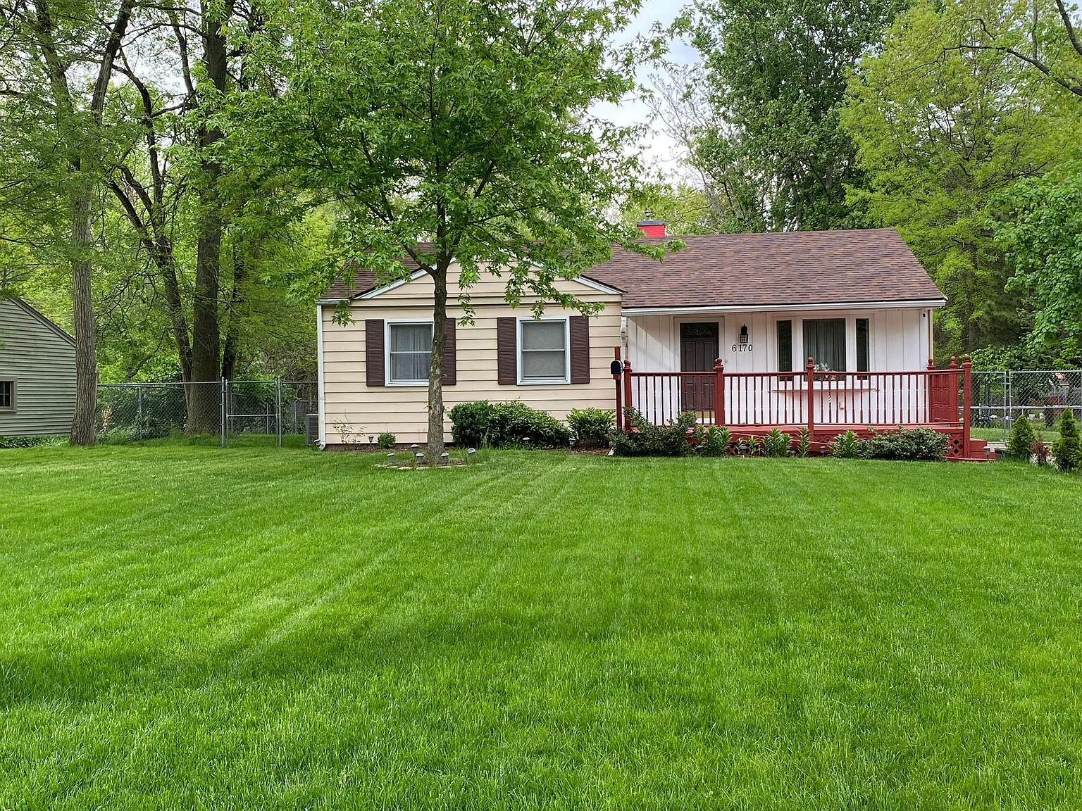 3 bed, 1260 sqft, $1,500 — Photo 1