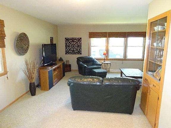 5th image of 3651 S 94th St