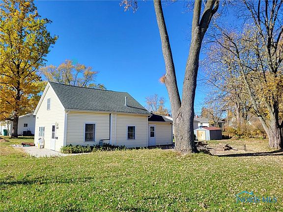 2nd image of 408 Farnstead Dr