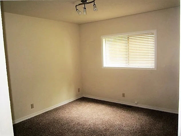 25980 NW Circle Dr S — Photo 9