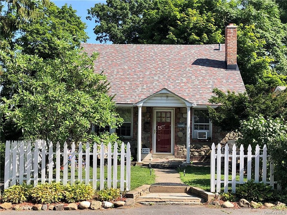 2nd image of 28 Cottage Ave