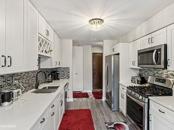 3rd image of 1116 E Randville Dr Unit 102A