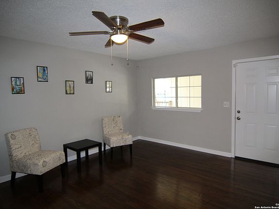 3rd image of 523 S Craigmont Ln