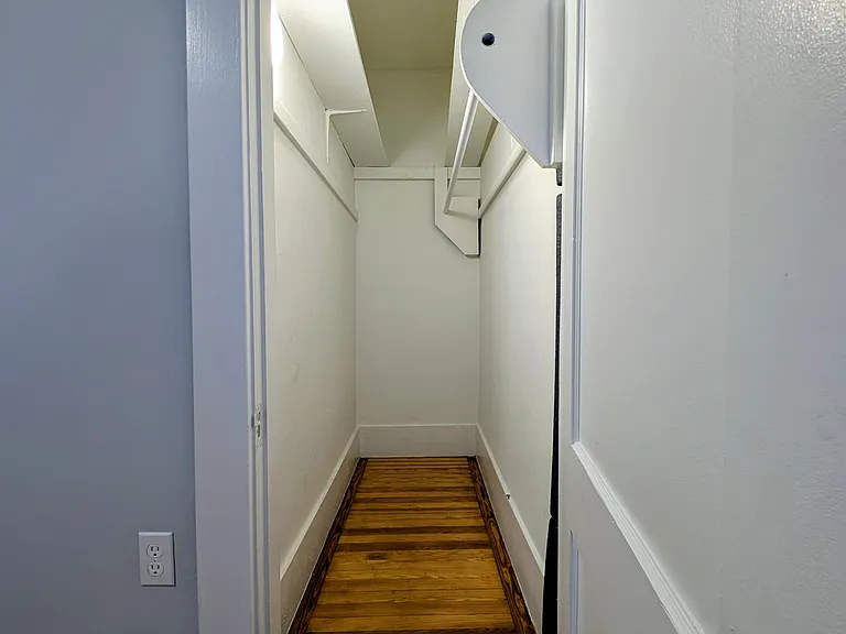 168 Waterman Ave — Photo 8
