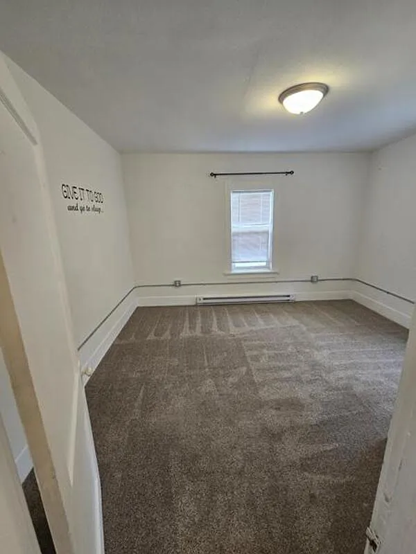 2 bed, 1.0 bath, 896 sqft, $1,400 — Photo 4