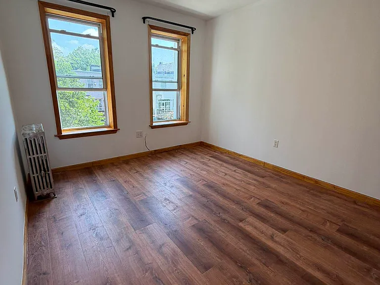 845 E 12th St #2 — Photo 3