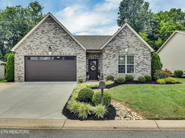 2226 Boulder Crest Ln, Sevierville, TN 37876