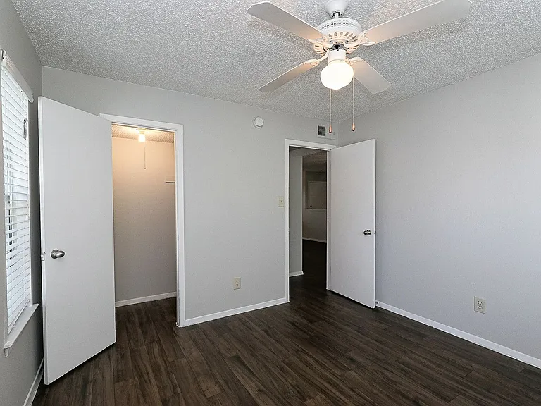 City Crest Apartments — Photo 155