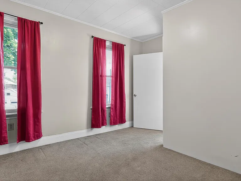 334 S Railroad St — Photo 11