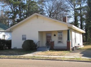 208 Robins St, Jackson, TN 38301