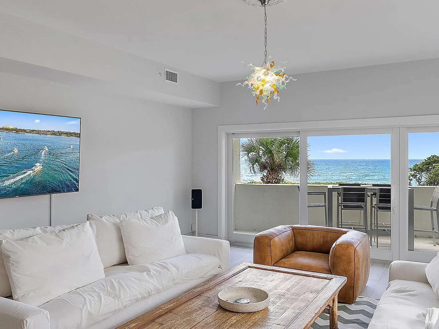 3 bed, 2.5 bath, 4306 sqft, $25,000 — Photo 4