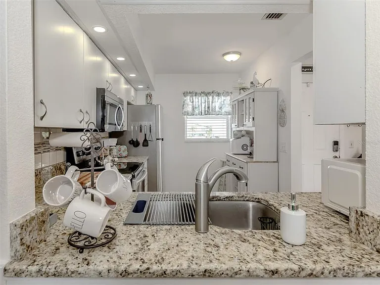 26333 Nadir Rd #105 — Photo 58