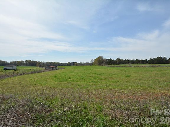 3rd image of 2431 McCraw Rd