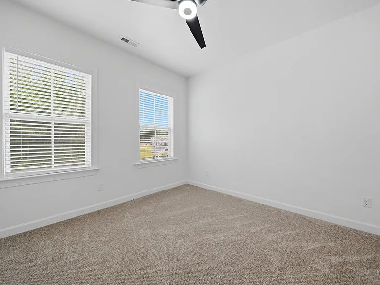 5049 Duxbury Rd — Photo 26