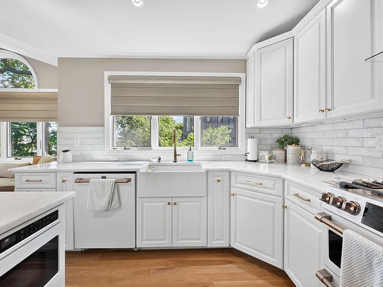31 Colony Rd — Photo 12