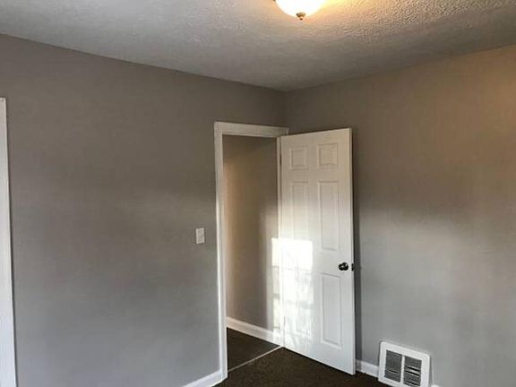 3rd image of 21861 Ivan Ave