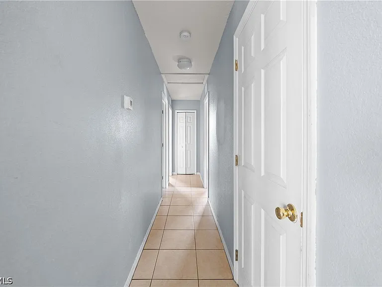 2028 NE 17th Pl — Photo 7