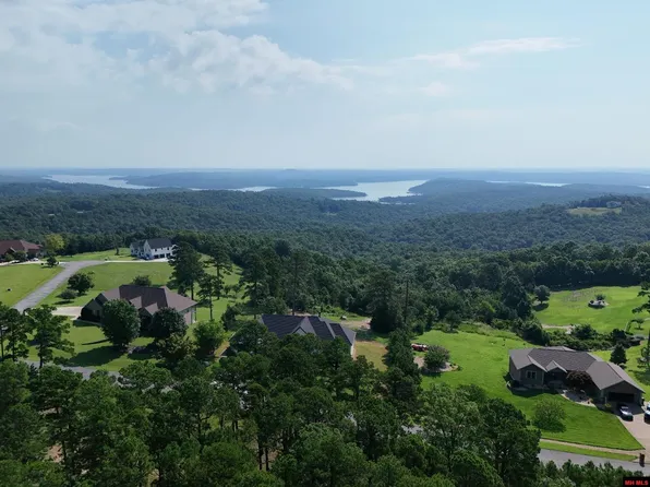 6140 Swiss Alps Ln, Mountain Home, AR 72653