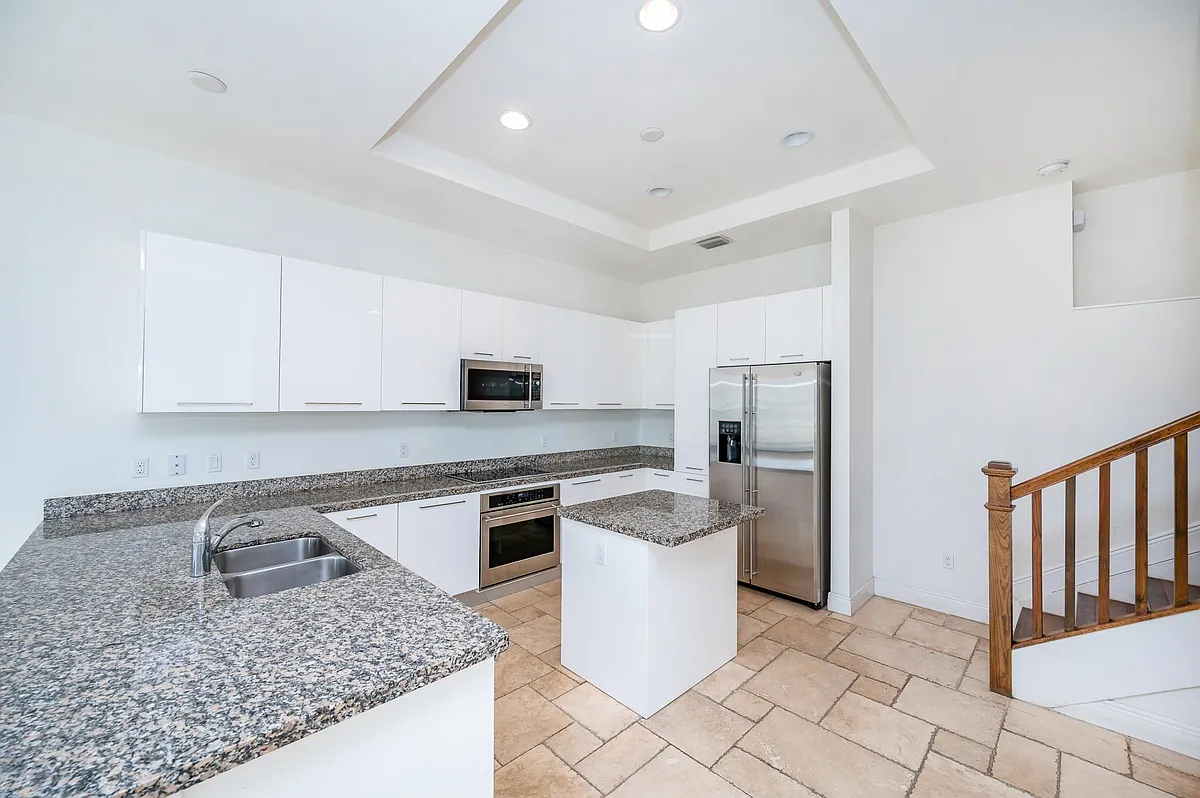 Building Photo - 5157 NW 85th Ave