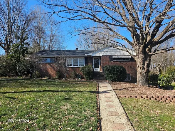 2707 Westridge Rd, Winston Salem, NC 27103