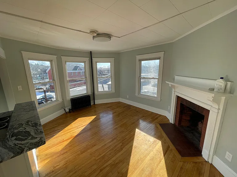 383 Saint John St #8 — Photo 4
