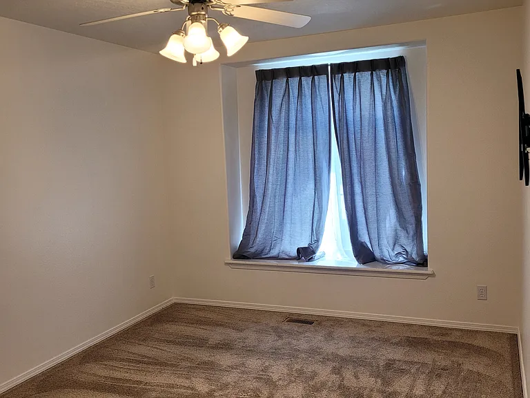 11468 Sanders St — Photo 7