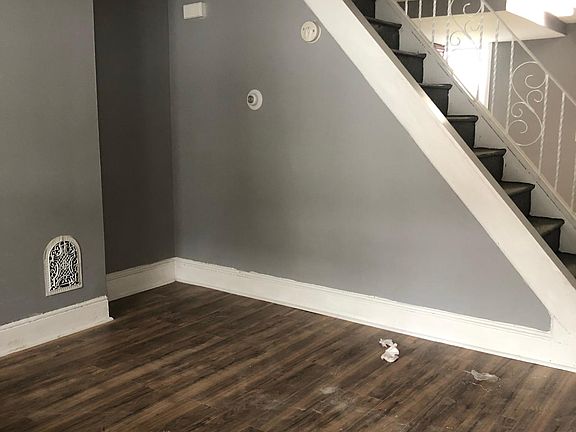 2nd image of 5925 N Beechwood St #House