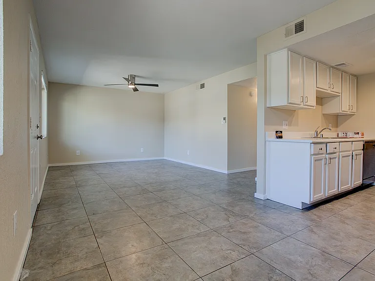 3402 N 32nd St #129 — Photo 6