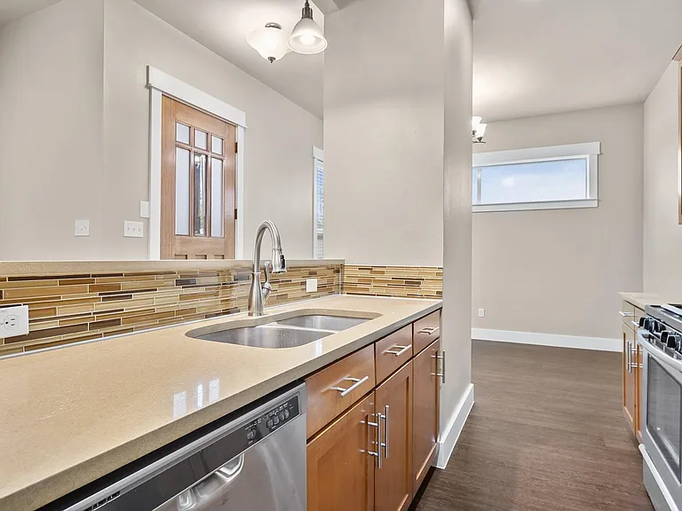 1704 Cedar Bend Dr #5B — Photo 6