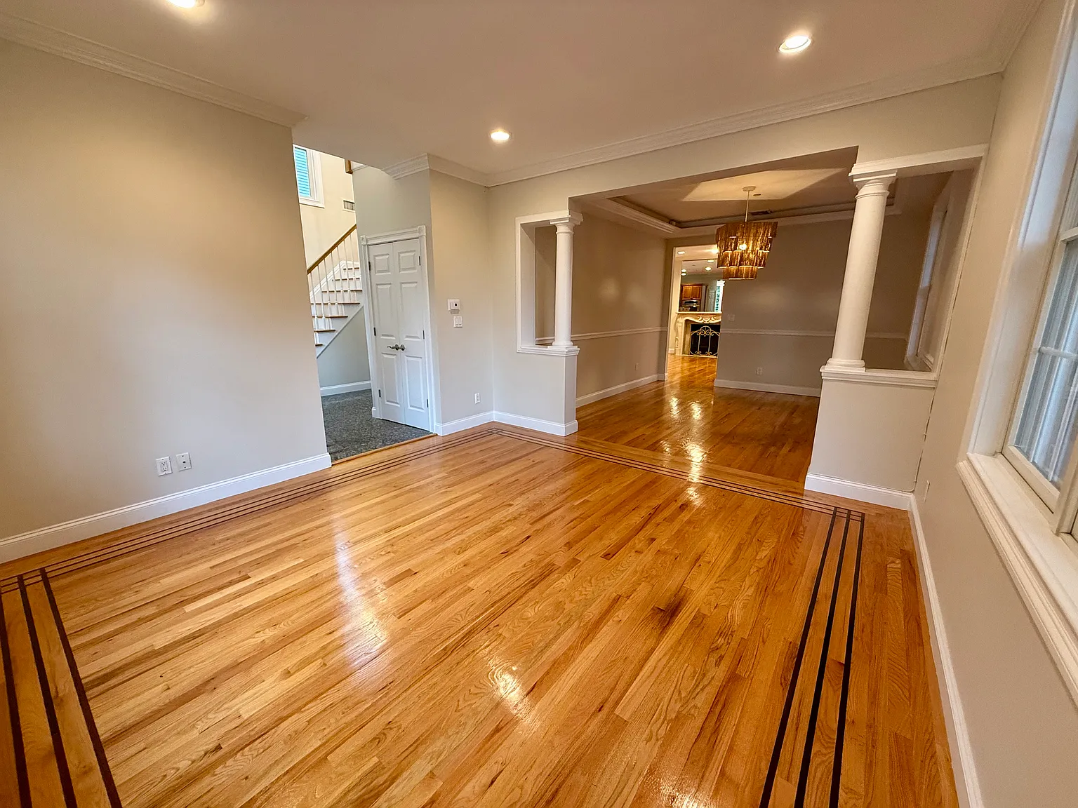 3 bed, 2.5 bath, 2386 sqft, $7,500 — Photo 3