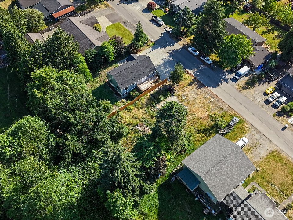 1st image of 400 22nd Avenue Ct